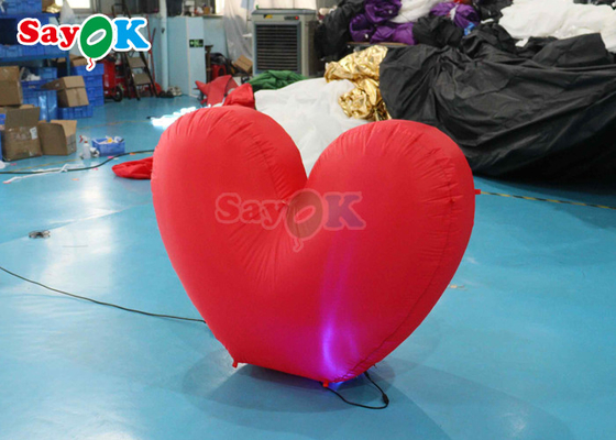 Гигантское надувное сердце Светло-красное предложение на свадьбу Сцена для невероятных событий
